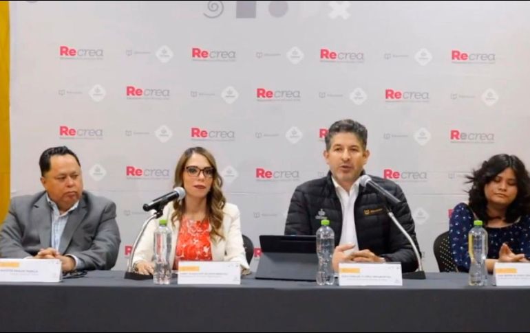 Autoridades educativas ofrecieron una rueda de prensa para dar a conocer los pormenores de la convocatoria. ESPECIAL/CAPTURA DE VIDEO