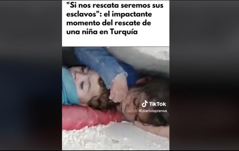 Protegió la cabeza de su hermano por 17 horas antes de ser rescatados. ESPECIAL