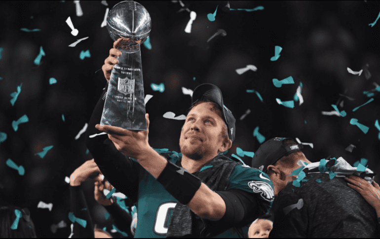 El caso más reciente se presentó en la temporada de 2017, cuando Nick Foles tomó la titularidad en Filadelfia durante los últimos tres duelos de la campaña regular, tras una lesión de Carson Wentz. AFP / ARCHIVO