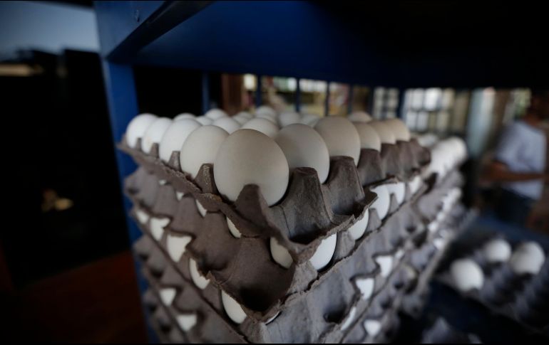 Los brotes de influenza en EU llevaron a una matanza de alrededor de 60 millones de aves, lo que redujo la oferta y provocó un contrabando de dicho producto en la frontera con México. EL INFORMADOR / ARCHIVO