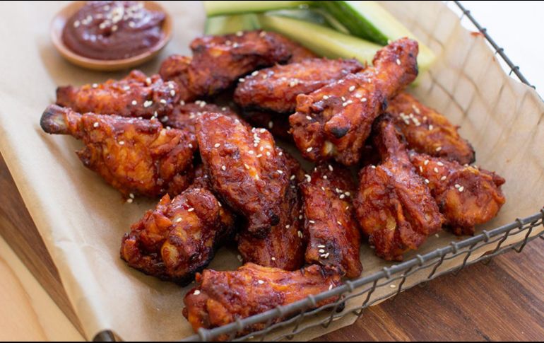 En Estados Unidos, medio kilogramo de alitas de pollo se vende en 2,65 dólares. AP/Archivo