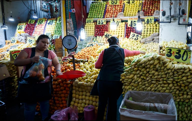 El incremento general de precios en diciembre se ubicó por arriba del consenso de los analistas de 7.89% a tasa anual. EFE/J. Méndez