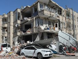 En Turquía, más de 100 mil miembros de equipos de salvamento y del Ejército están movilizados para rescatar a los supervivientes. EFE/N. Savas