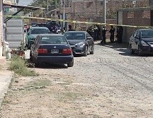 Policías acudieron tras el reporte y abatieron a uno de los sujetos, tres civiles cercanos al negocio resultaron heridos. ESPECIAL