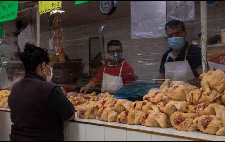 La aceleración de la inflación se debió en parte al alza que registraron algunos alimentos como el pollo. ESPECIAL