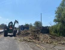La circulación vehicular regresó a la normalidad una vez que fue removido todo lo que cayó en la carretera. CORTESÍA