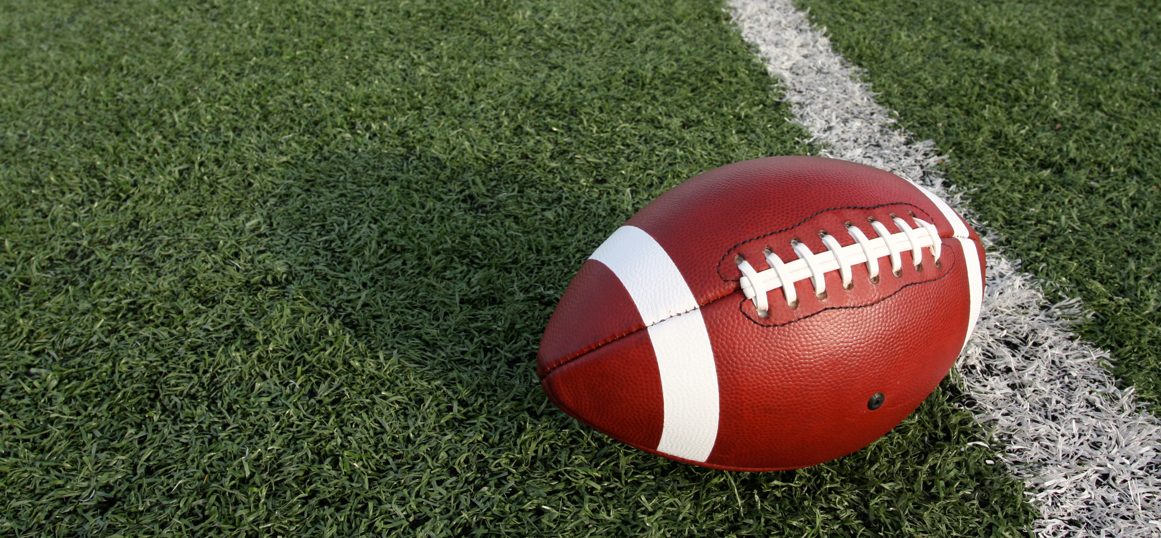 Caliente.mx tiene más de 800 mercados para apostar al domingo más importante del año en el futbol americano. ESPECIAL