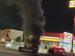 Bomberos apagaron el fuego y descubrieron los cuerpos calcinados. SUN