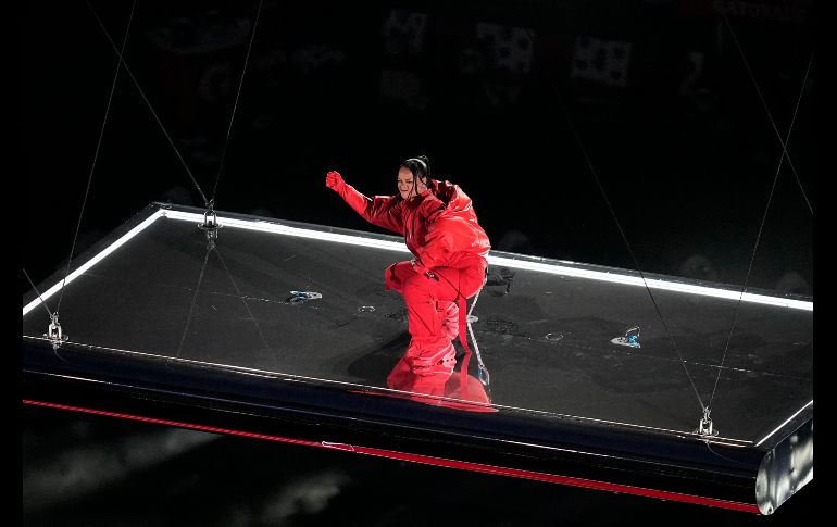 La también actriz y empresaria abrió su show con el tema “Bitch Better Have My Money”, donde también dio paso a otros temas como “Only Girl” y “We Found Love”. AP / D. Phillip