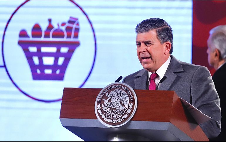 Como cada lunes, Ricardo Sheffield presentó la sección de 