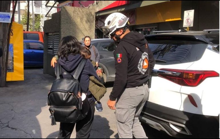 Paramédicos determinaron que el niño estaba estable de salud y no presentaba lesiones. SUN/ESPECIAL