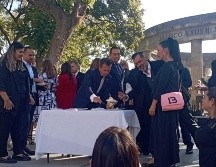 Esta mañana, en la Rotonda de los Jaliscienses Ilustres, el presidente municipal Pablo Lemus, encabeza las actividades por el aniversario de la fundación de la capital de Jalisco. EL INFORMADOR / I. Martínez