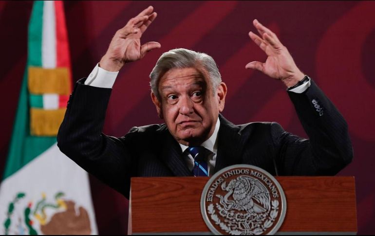 Además López Obrador afirma que los consejeros del INE violan la Constitución para seguir ganando más que el Presidente. SUN
