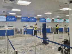 Los mostradores de Aeromar lucieron desolados, con personal ofreciendo información a quien lo requiriera. EL INFORMADOR/ J. Velsaco