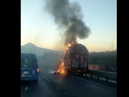Recomiendan a los conductores utilizar como alternativa los carriles de extrema izquierda de la México-Puebla. ESPECIAL/CAPTURA DE VIDEO
