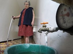 Una de las recomendaciones durante el estiaje es identificar cómo se usa el agua en casa para decidir acciones que reduzcan su consumo y así eliminar prácticas de desperdicio. EL INFORMADOR / ARCHIVO