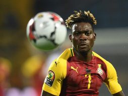 Según los medios de comunicación turcos, el antiguo jugador del Chelsea estaba bajo los escombros de la residencia Rönesans, una torre de 12 pisos que se derrumbó en el terremoto. AFP / ARCHIVO