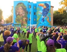 El espacio consiste en un cubo equipado con mobiliario y material deportivo que, al abrirse en su estructura, queda expuesto para poder hacer uso de él durante las sesiones de ejercicio. ESPECIAL / Gobierno de Zapopan