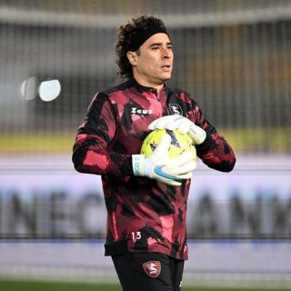 ¡Mala racha! Guillermo Ochoa, por segunda ocasión, se queda en la banca 