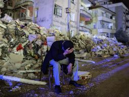 De acuerdo con datos del observatorio de Kandilli en Estambul, el epicentro del sismo tuvo lugar a las 17:04 GMT, además de que también se pudo sentir en algunos países vecinos. EFE / E. Sahin