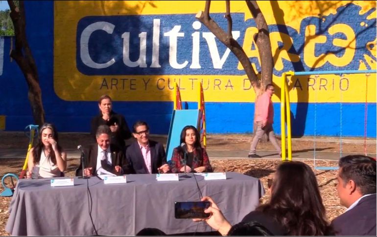 En el evento participaron los artistas plásticos Tolentino y Edgardo Badial, la poeta Diana Barragán, así como músicos integrantes de Swing Guadalajara. ESPECIAL