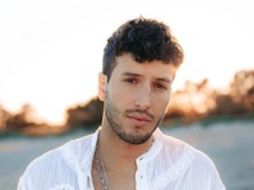 Con la participación estelar de la reconocida actriz española Milenia Smit, y bajo la dirección de Joaquín Cambre, el video musical resalta el concepto visualizado por Yatra. CORTESÍA