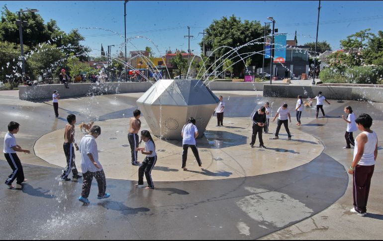 La titular de la Comisión resaltó que ante la pandemia por COVID-19 niños y adolescentes se vieron más expuestos a conocer las complicaciones médicas de la población y a padecer rezagos educativos. EL INFORMADOR / ARCHIVO