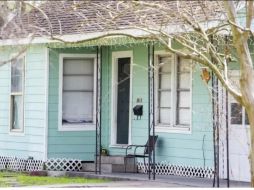 Se piensa que las jóvenes son hijas de la novia del hombre que les disparó. AP