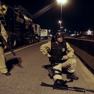 Tras perder juego de billar, dos hombres asesinan a tiros a siete personas