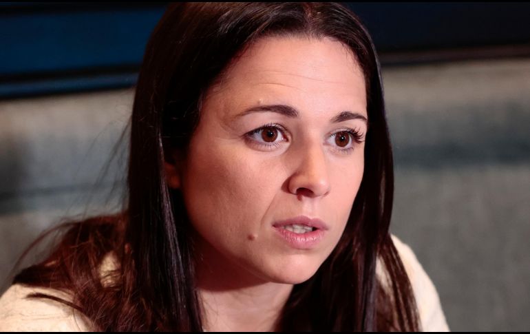 No por escribir libros amorosos no aborda temas serios. EFE/ J. Ménde