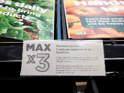 La cadena más grande de tiendas de comestibles anunció ayer que limitará la venta de tomates, pimientos y pepinos a tres piezas por cliente. AP / Y. Mok