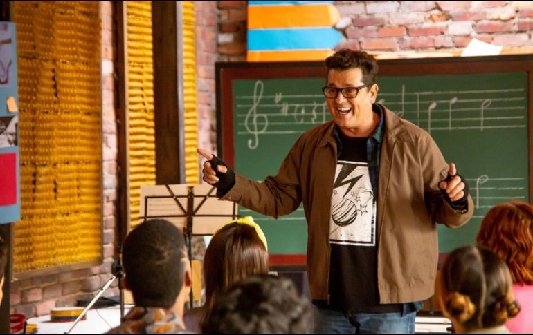 Carlos Vives resalta que en medio de una industria que construye muros y separa, la música es una gran oportunidad de tender puentes. CORTESÍA / Disney+