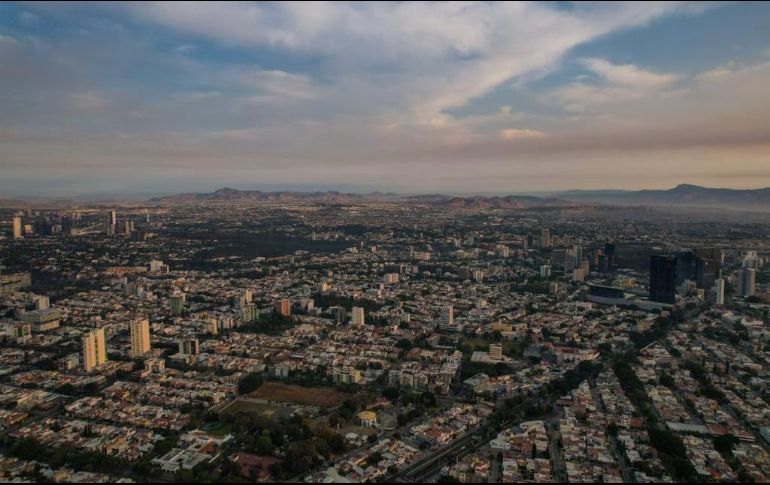 La estación Las Águilas, a las 12:00 horas reportaba una calidad del aire “extremadamente mala”, con 152 puntos IMECA, mientras que en Loma Dorada y Santa Fe continuaba siendo 