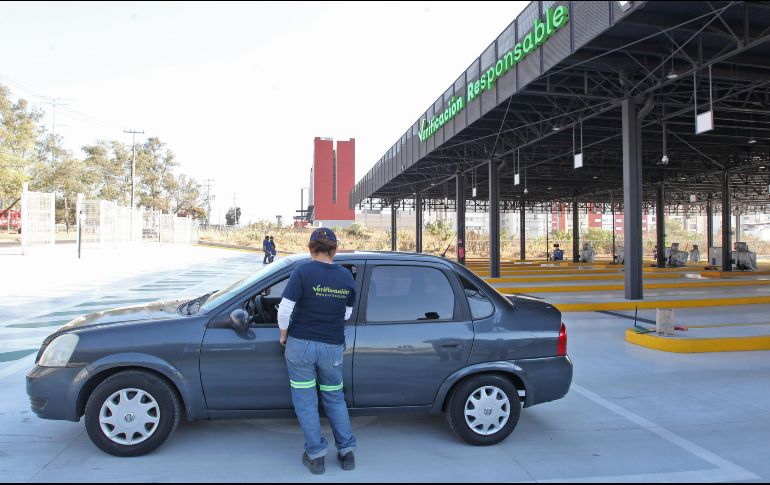 En marzo, entran en vigor las infracciones por no portar el holograma de la verificación vehicular en los autos con placas terminación 1. EL INFORMADOR / ARCHIVO