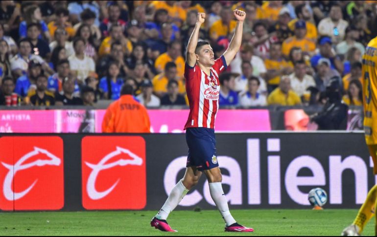 Gilberto Sepúlveda y Ronaldo Cisneros hicieron los goles para Chivas. IMAGO7