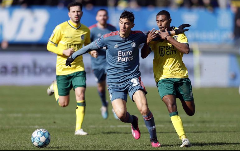 La anotación que logró Giménez es la sexta en su cuenta personal en el futbol holandés. EFE/M. Van Hoorn