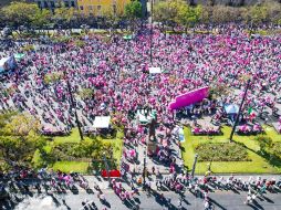 Poco a poco han comenzado a concentrarse alrededor de un templete montado frente al monumento a Miguel Hidalgo. EL INFORMADOR/A. Navarro