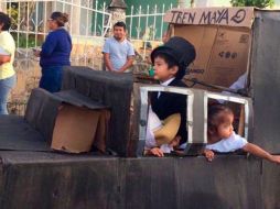 En la fotografía se ve a los pequeños a bordo del 