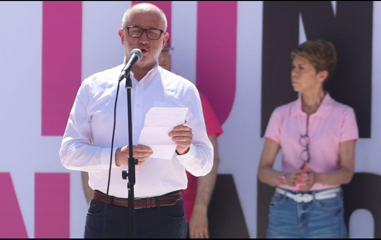 José Ramón Cossío durante su participación en el Zócalo capitalino en la marcha a favor del INE este domingo. SUN/B. Fregoso