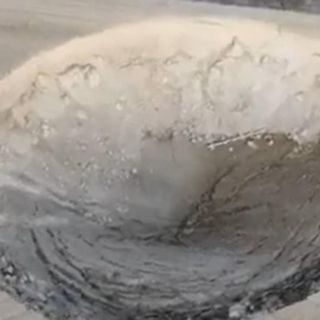 ¡En alerta! Aparece enorme cráter en Konya, provincia de Turquía (VIDEO)