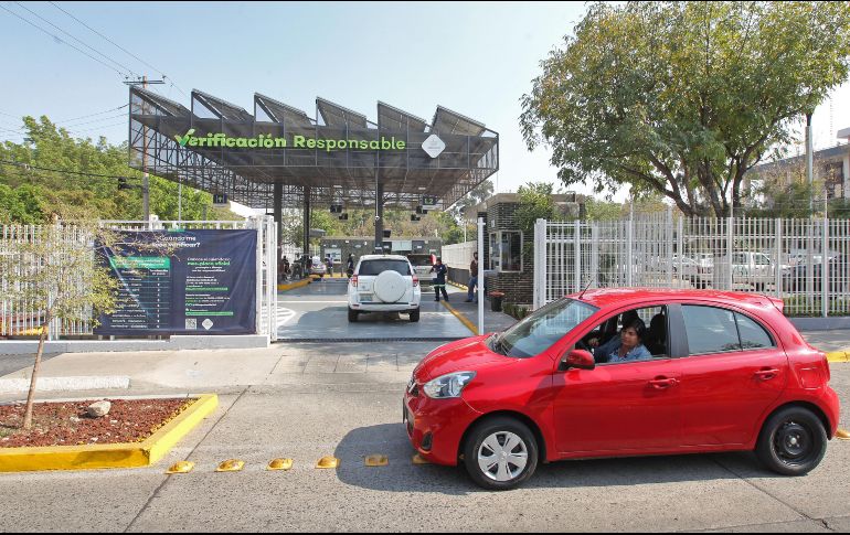 Según las autoridades, la obligatoriedad del programa se basa en el artículo 8 del Reglamento de la Ley Estatal del Equilibrio Ecológico y la Protección al Ambiente en Materia de Verificación Vehicular. EL INFORMADOR / ARCHIVO