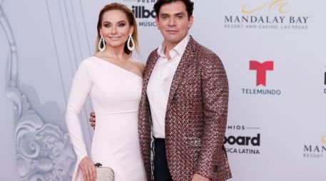 Jorge Salinas y Elizabeth Álvarez. AP/ ARCHIVO