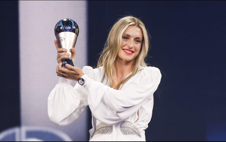 Putellas se impuso a la inglesa Beth Mead y a la estadounidense Alex Morgan. EFE/Y. Valat