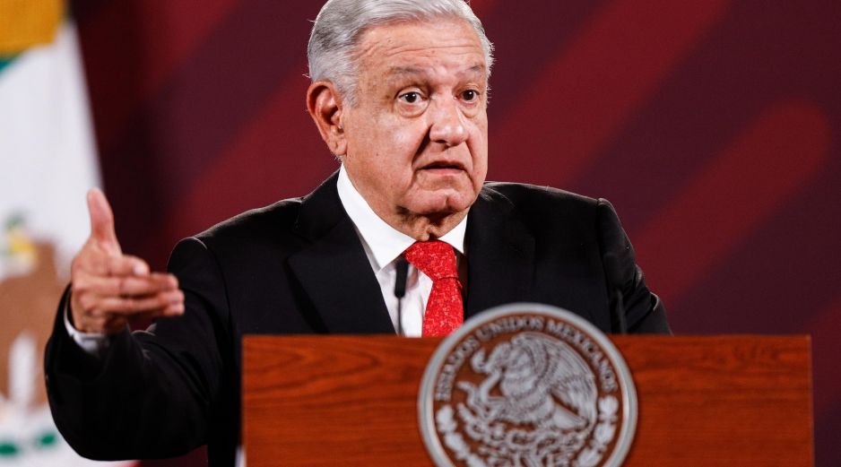 También dice el Presidente que luego de que lo desaforaron, lo buscaban afuera de su departamento y sostiene que fueron los de la AFI cuando García Luna era el director. EFE / ARCHIVO