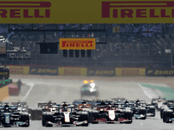 Los aficionados mexicanos a la F1 podrán seguir viendo las carreras a través de FOX Sports México hasta 2025. AP / ARCHIVO