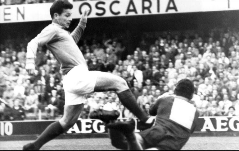 Just Fontaine fue una de las leyendas del futbol francés y es poseedor del récord de goles marcados en un mundial, con 13 tantos en Suecia 1958. AP / ARCHIVO