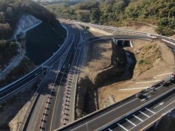 En la obra se invirtieron 4 mil 900 millones de pesos para beneficio de 9 comunidades. ESPECIAL/SICT