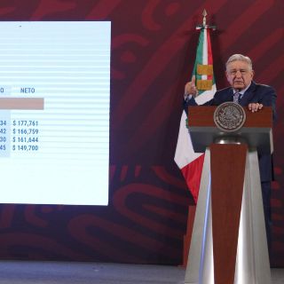 López Obrador tacha de "cínico" a Edmundo Jacobo por quejarse de su cese del INE