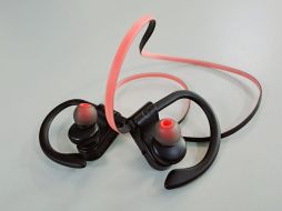 El volumen alto en antros, cine, televisión y uso excesivo de audífonos, en personas de entre los 15 y 24 años de edad, genera riesgo de sordera 30 años antes de lo habitual. EL INFORMADOR / O. Álvarez