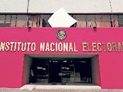 Otra de los ajustes del Plan B tiene que ver con el ejercicio de los funcionarios del Instituto: Pretende eliminar las juntas directivas y recortar el sueldo de los consejeros electorales para que no ganen más que el Presidente de la República. SUN / ARCHIVO